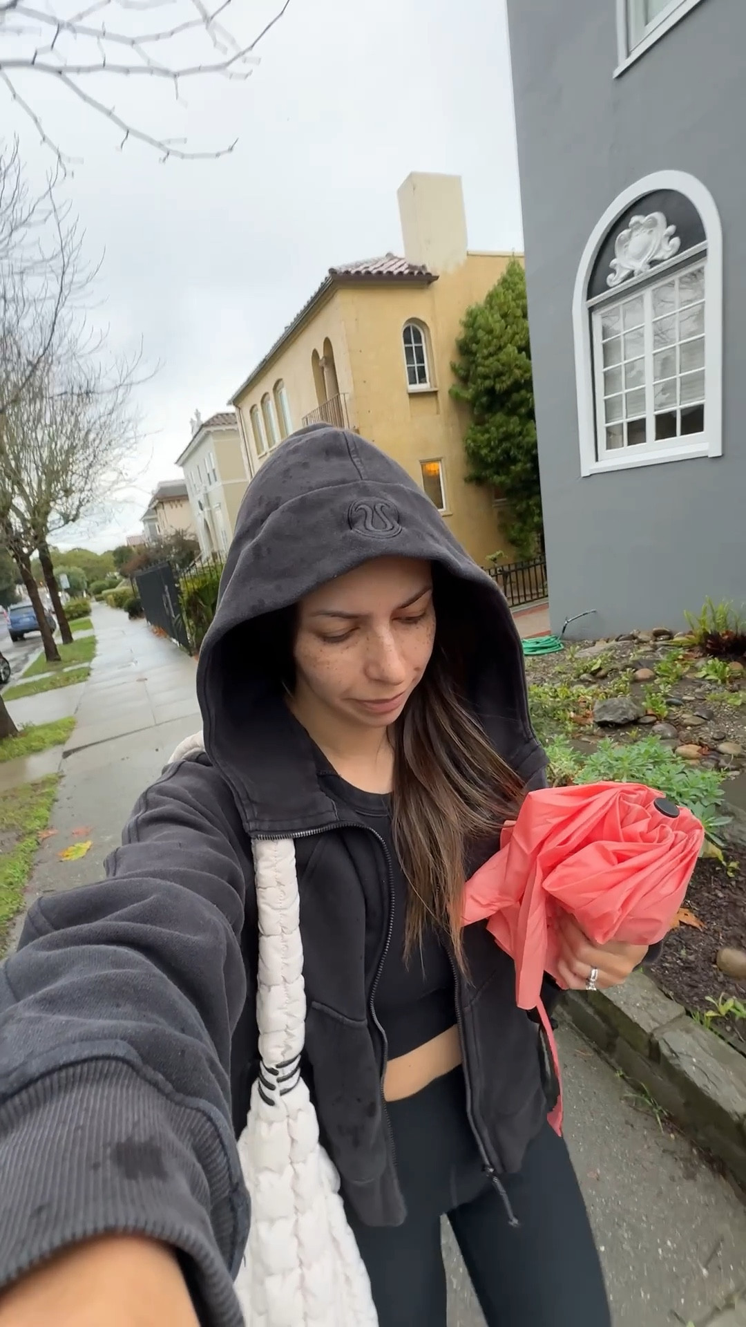 Rainy day workout outfit

Lululemon scuba hoodie- xs/s
Alo bra top- medium
Abercrombie leggings- small short
Target puffer tote bag
Tavi grip socks
New balance 9060 sneakers

Petite, active wear, Pilates outfit, barre outfit

#LTKfitnessgoals #LTKPetite #LTKActive