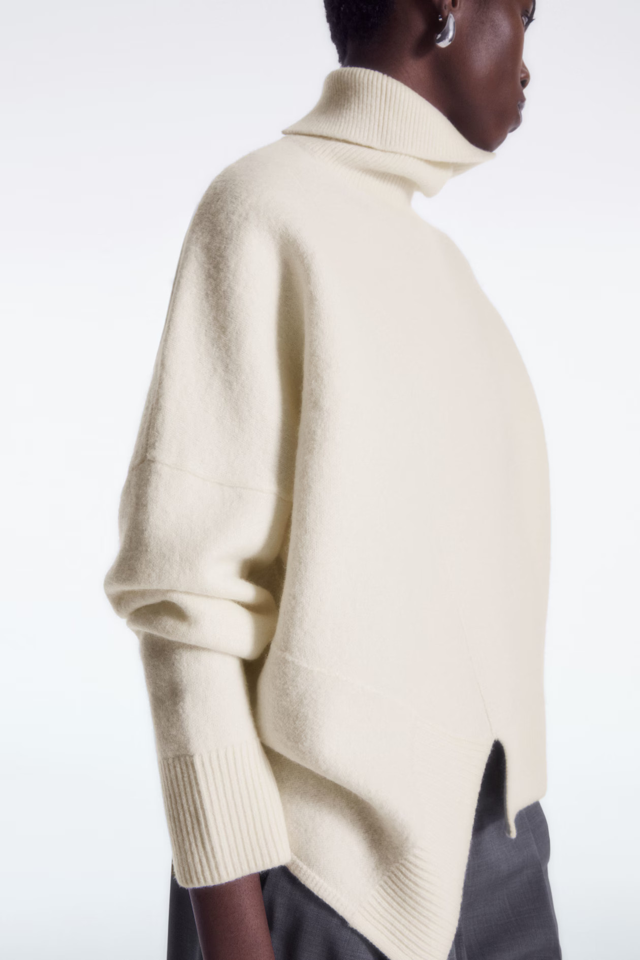 ASYMMETRIC MERINO WOOL JUMPER | COS (AU)