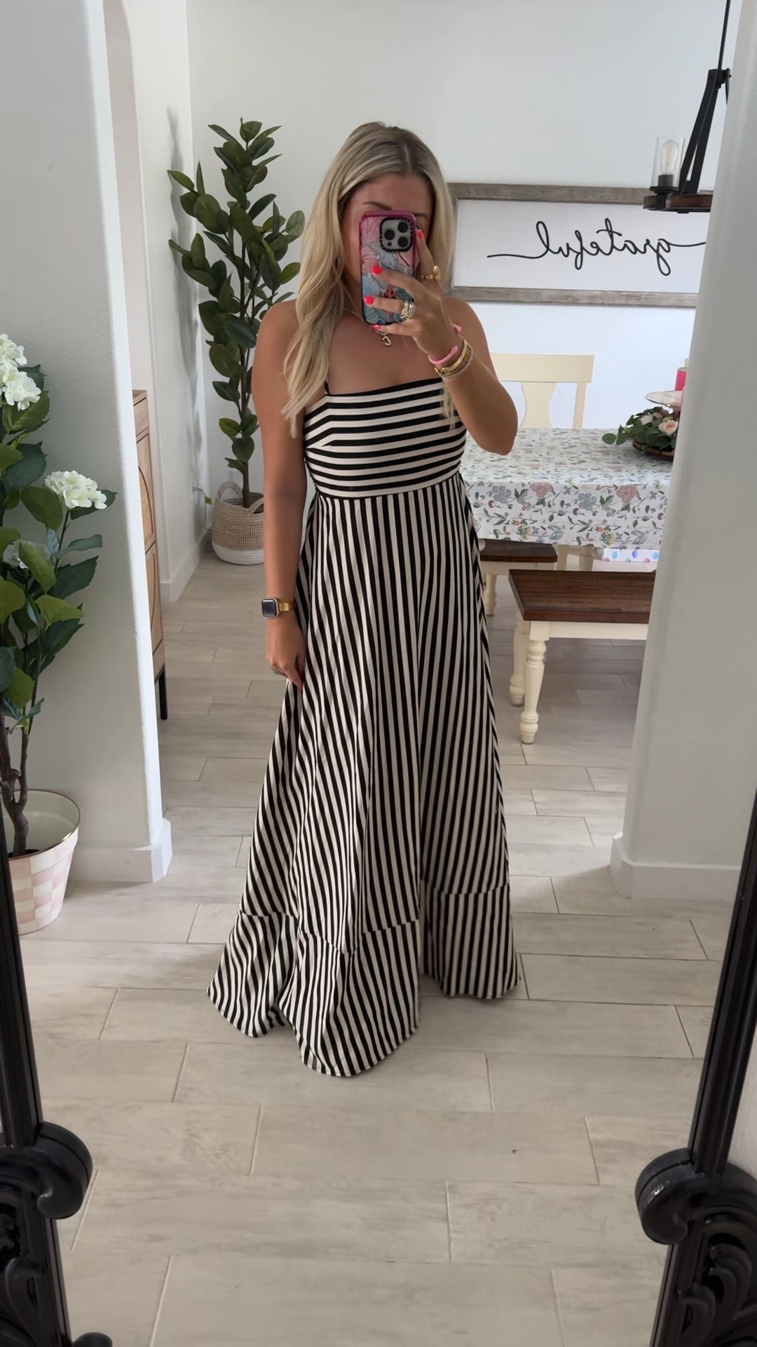 Maxi dress outfit
Small
Sandals up 1/2 a size

#LTKootd