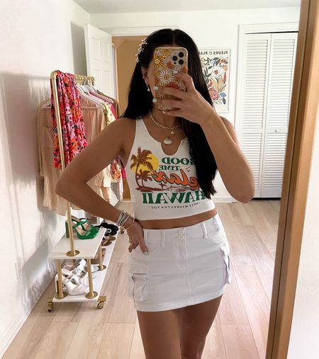 Amazon summer outfit inspo — cropped graphic Hawaii tank (small) + white cargo mini skirt (medium; size up)



#LTKunder50 #LTKstyletip #LTKFind