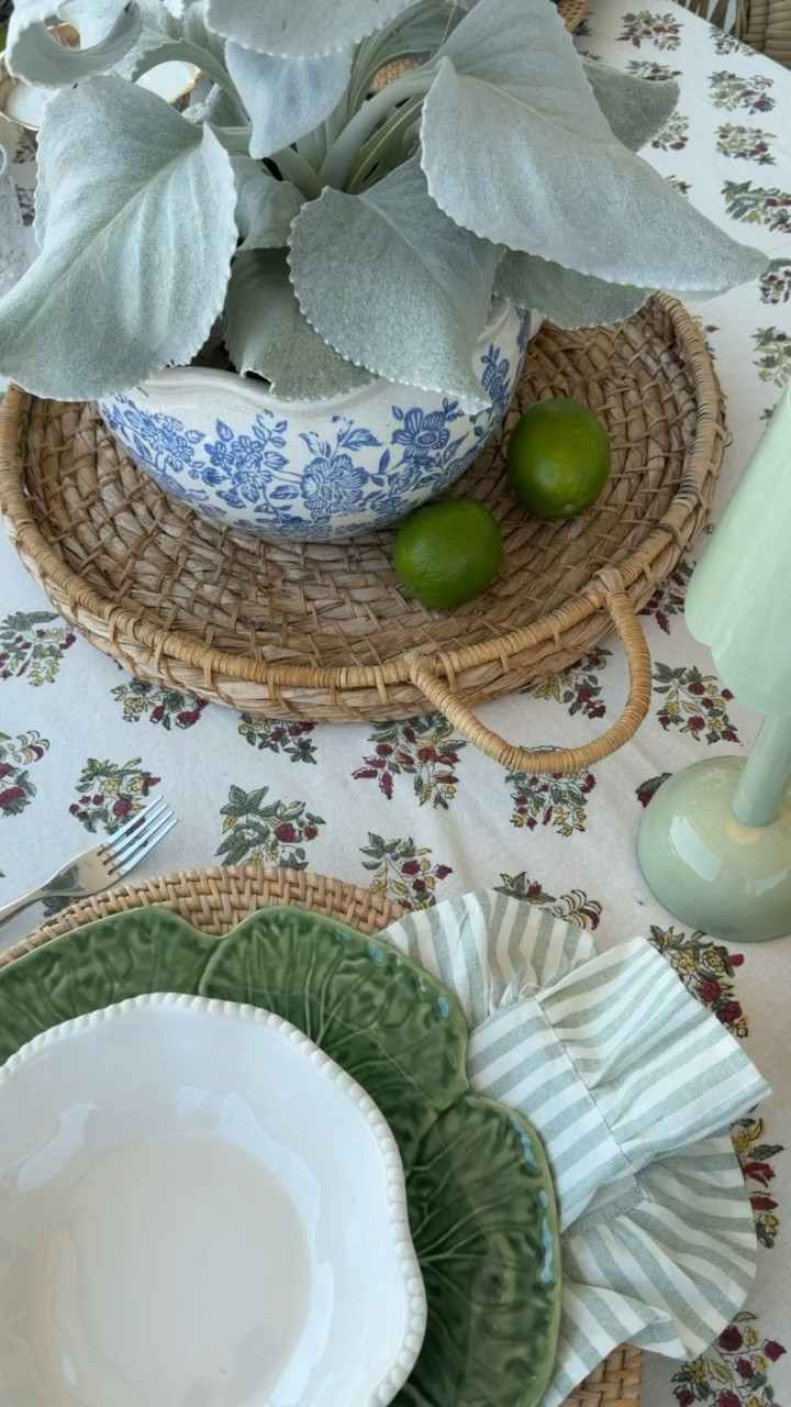 I fear the end of August is actually upon us 🥲 but that doesn’t mean outdoor dinners and lunches have to end. We’ll be eating outdoors for as long as the temperatures allow us to do so. 🍂☀️🍋‍🟩

#LTKHome #LTKSeasonal