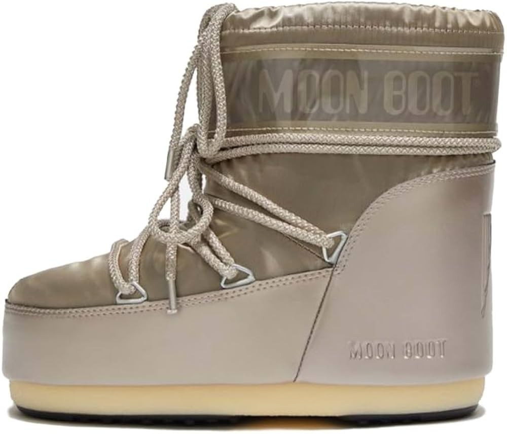 Amazon.com: Moon Boot Icon Low Glance Insulated Unisex Snow Boots, M2-3.5, W3-4.5, Platinum : Lux... | Amazon (US)