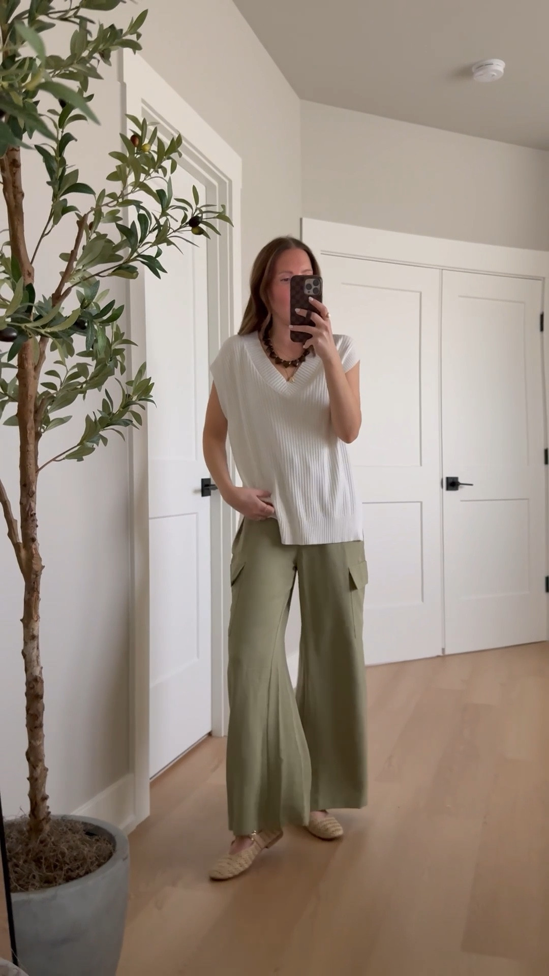 Teacher outfit idea🍎 I love this Amazon combo! I wore this while pregnant, so these pieces are totally bump friendly! Wearing small pants and a medium top (sized up for pregnancy - would prefer a size small now!)

Teacher outfit idea, classroom style, teacher style, Amazon fashion, Amazon finds 
