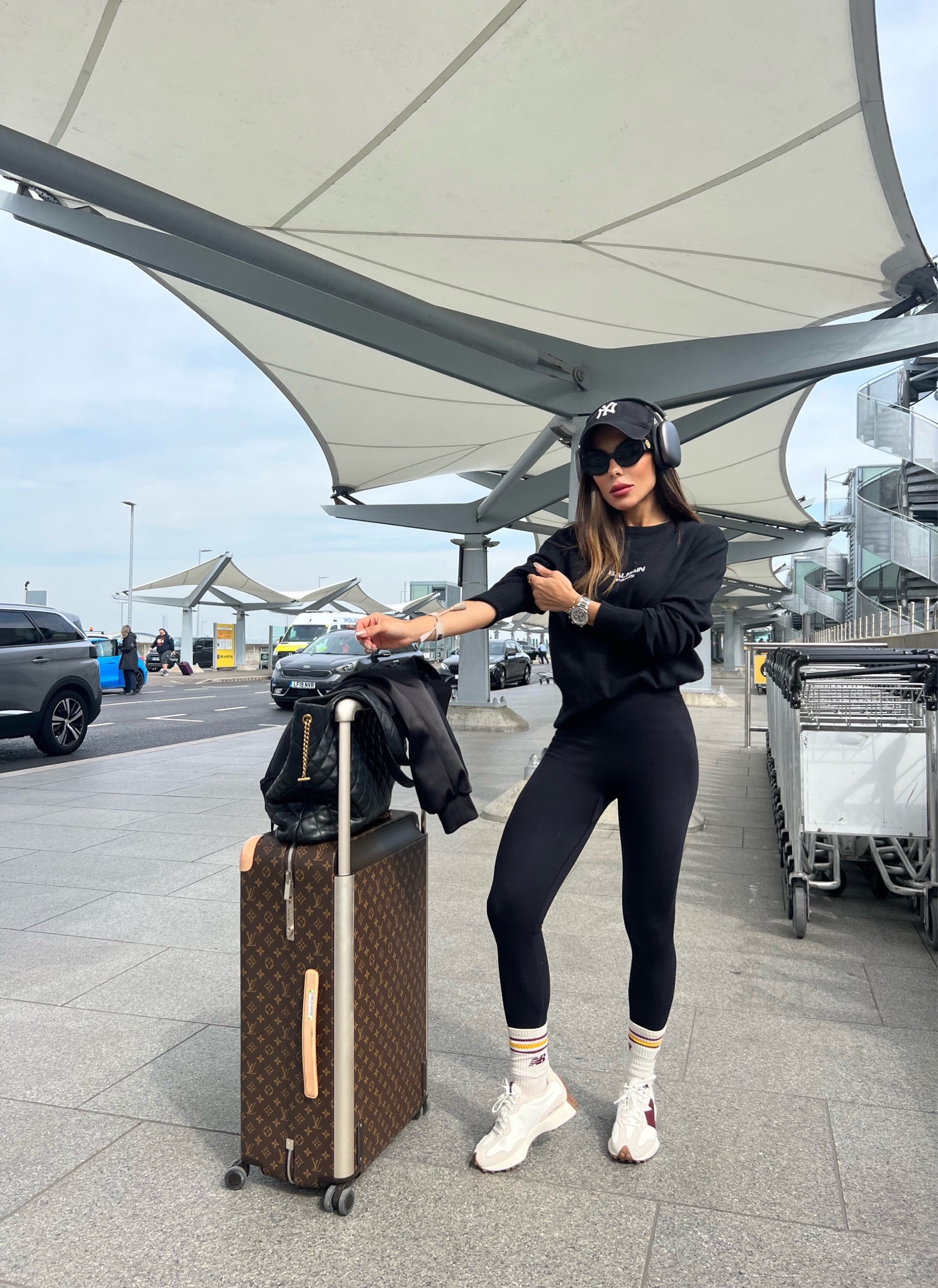 Airport outfit 🤍

Airport outfit ideas, cosy fits, hoilday outfit ideas, city break, vacation, gym fit, black leggings, crew neck sweater, logo t-shirt, black cap, sunglasses Apple headphones, new balance 327, luggage, Uniqlo, Versace, new era, Saint Laurent 

#LTKfit #LTKtravel #LTKeurope