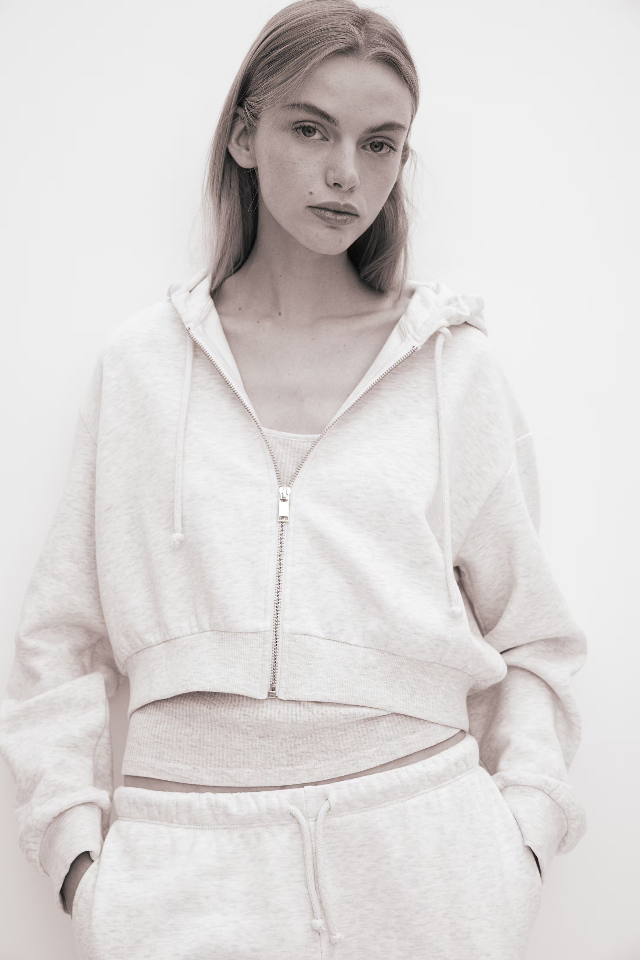 Cropped zip-through hoodie | H&M (UK, MY, IN, SG, PH, TW, HK)
