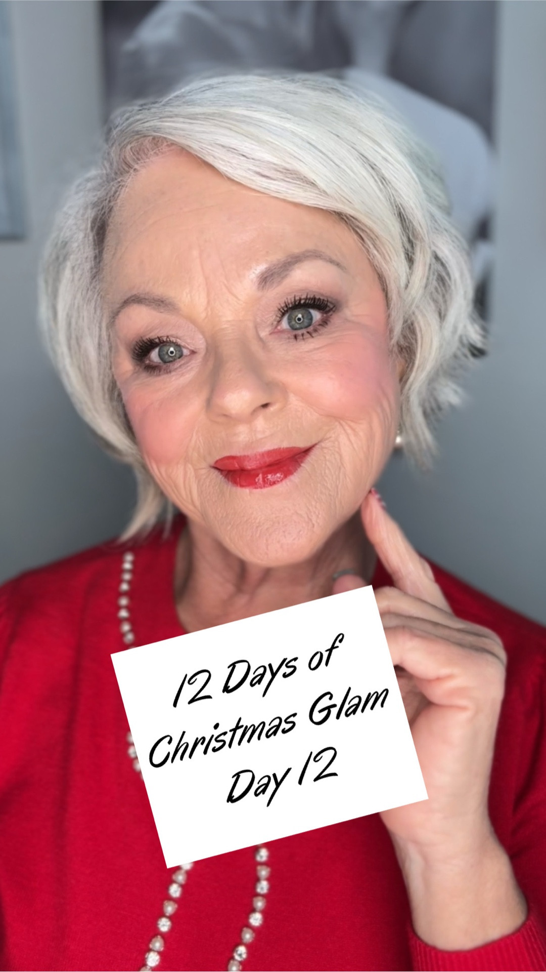 Day 12 of 12 Days of Christmas Glam ✨❤️ 
What’s a more perfect way to celebrate than seeing White Christmas on Broadway 🎭🎄
A bold red lip, bright pink blush and eyes that pop - festive glam for the season! ✨💄❄️


#LTKBeauty #LTKHoliday #LTKOver40