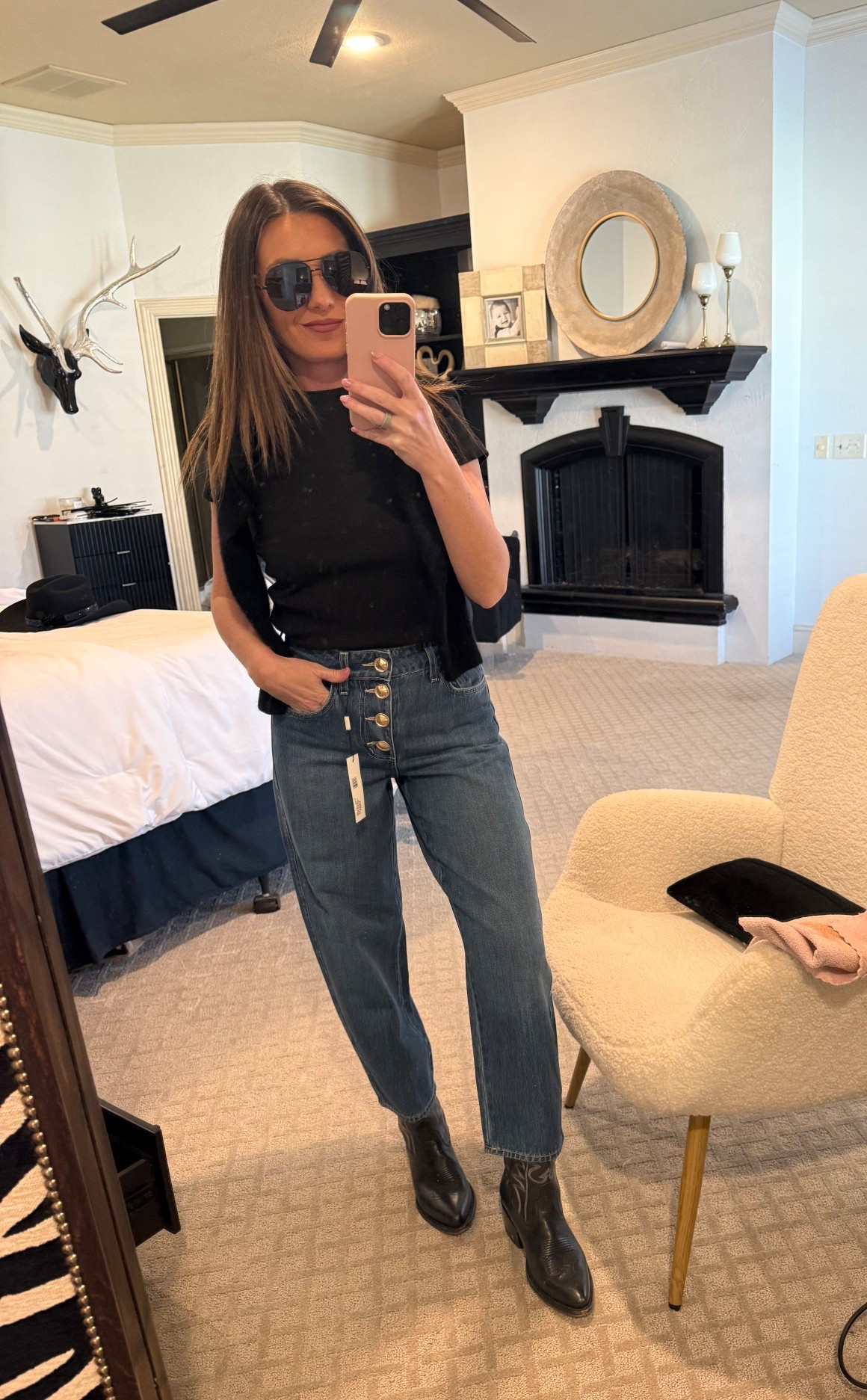 🖤🖤🖤🖤

Tee: petite
Jean: 24

Statement denim
Tecovas
Black Tecovas
Western outfit


#LTKTravel #LTKOver40 #LTKPetite