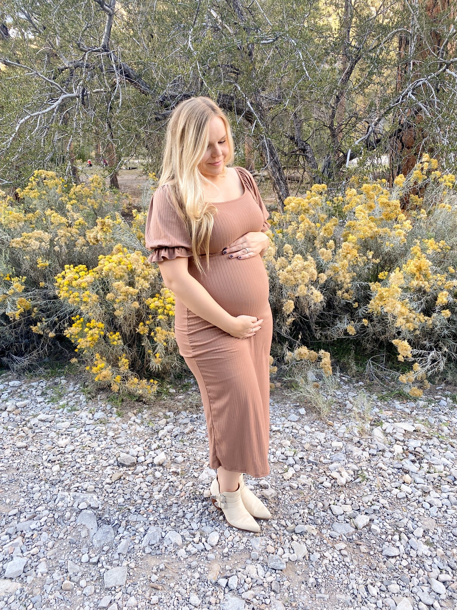 Fall Family Photos Maternity 🍂

Mama / maternity / pregnancy / postpartum / first time mom / mommy / mommy and me / mini / babe / baby girl / baby boy / girl nursery / nursery / pink nursery / pink blanket / hospital bag / diaper bag / baby must have / registry / baby registry / bow headband / baby bow / family matching / family photos / fall photos / maternity photos / maternity dress / pink blush maternity 

#LTKSeasonal #LTKbaby #LTKbump