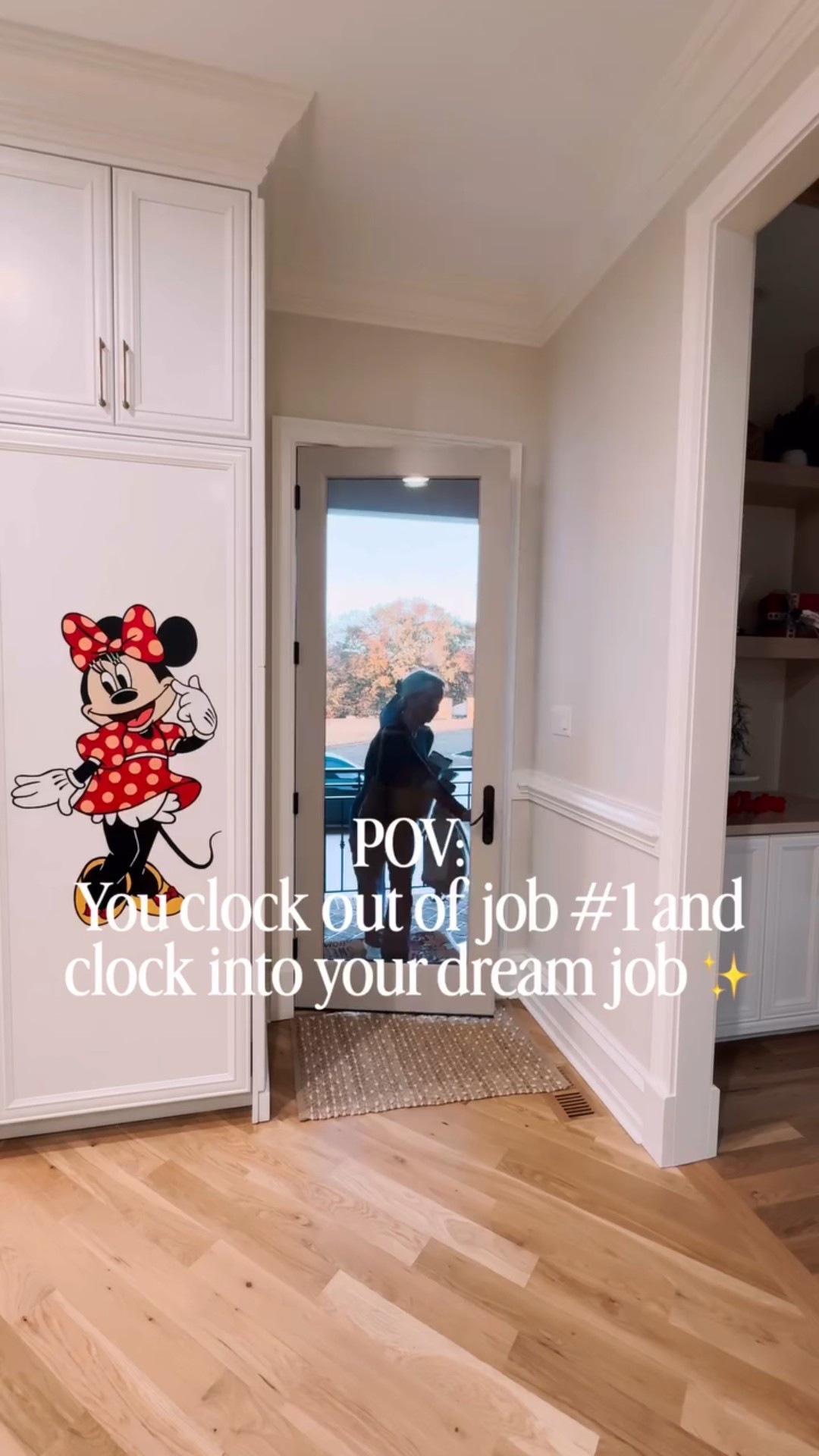 Every evening looks a little like this:
📦 Grab the packages + check the mail
💧 Make myself some water and change into something cozy
🪄 Dive into quotes, client questions, and upcoming trip details
📋 Update my to-do list (lightning lanes, dining, final payments, all the things)
🎀 Prep client packages + sprinkle a little extra pixie dust

Being a travel advisor isn’t just a job, it’s a passion, a heartbeat, and honestly… the best part of my day. Helping families experience Disney & Universal magic will always light me up. ✨💗

If you ever wonder what goes on behind the scenes of a travel advisor… this is your backstage pass. 🏰💌

🎄Minnie & Mickey Santa Sweatshirt @shop.magic.on.main use code SOUTHERNCINDERELLA 

🩵✨If you’re dreaming up a magical vacation, my inbox is always open. ✨🩵

##behindthescenes #disneycontentcreator #waltdisneyworld #traveladvisor #disneydestinations