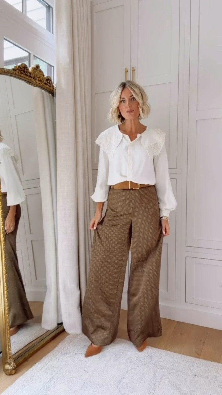 I really love how this outfit turned out! This is such a pretty white blouse - you can wear this with so many different bottoms! Wearing XS/00 

Loverly Grey, Ann Taylor, fall outfit, sale, wide leg pants, fall workwear