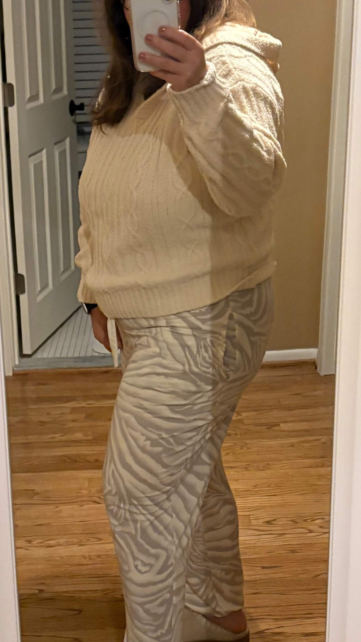 Cozy vibes with Soma! Getting ready to do a yoga class online since weather is bad. I need to stretch before I work at the computer all day. Soma apparel is perfect for yoga and whatever else life throws at you at 5 am. Much more elevated than the black leggings I used to wear! 


#LTKSaleAlert #LTKmorningroutine #LTKOver40