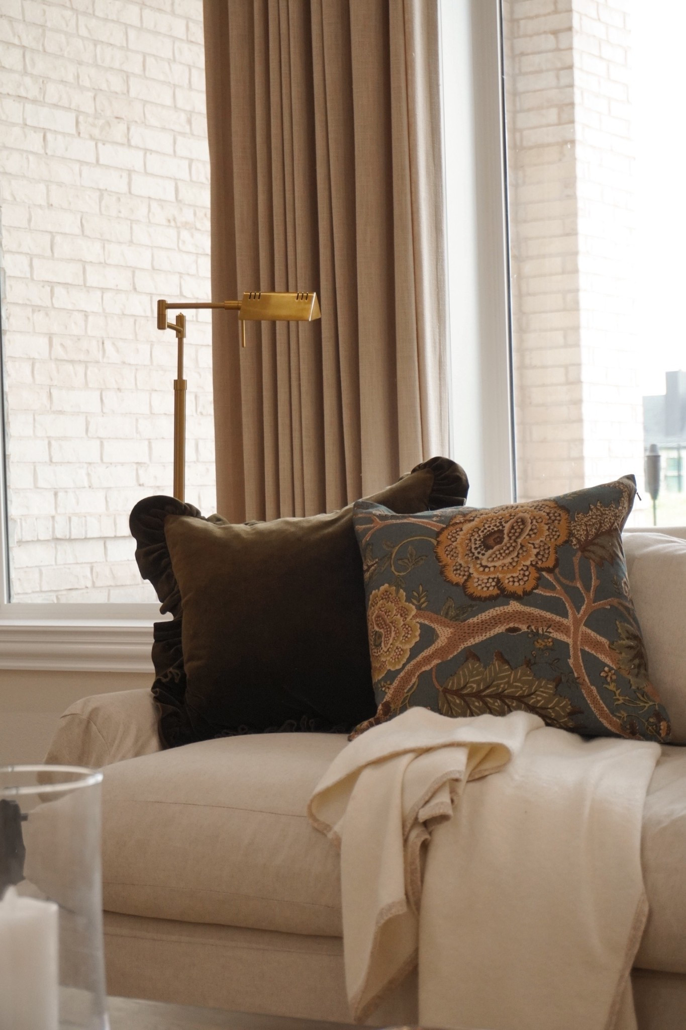 Spring pillow styling!

spring living room, spring finds, neutral living room, european inspired living room

#LTKHome #LTKSeasonal