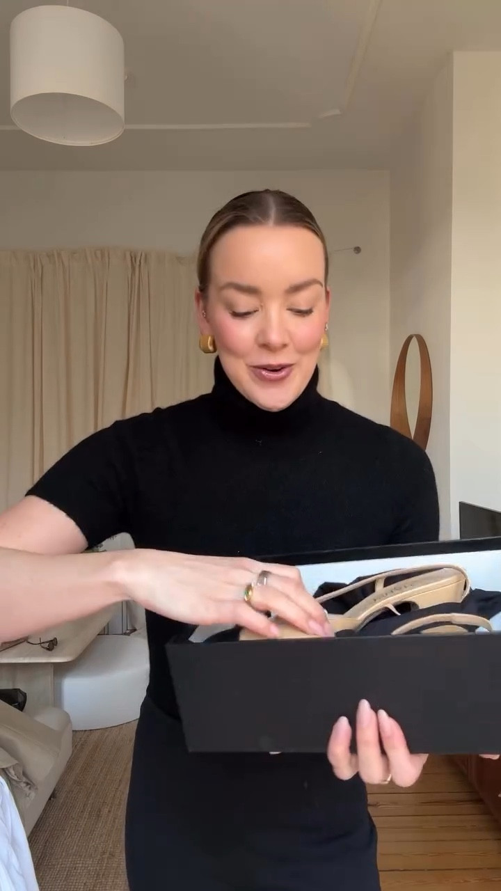 Style me Mondays heute mit einem absoluten Klassiker: die Chanel two tone Slingbacks ✨ zurück aus dem Winterschlaf und mit einem weiteren Vinted vintage find gestylt: dem beigen Leder Blazer. We Like ? 

#stylememondays #chanelslingback