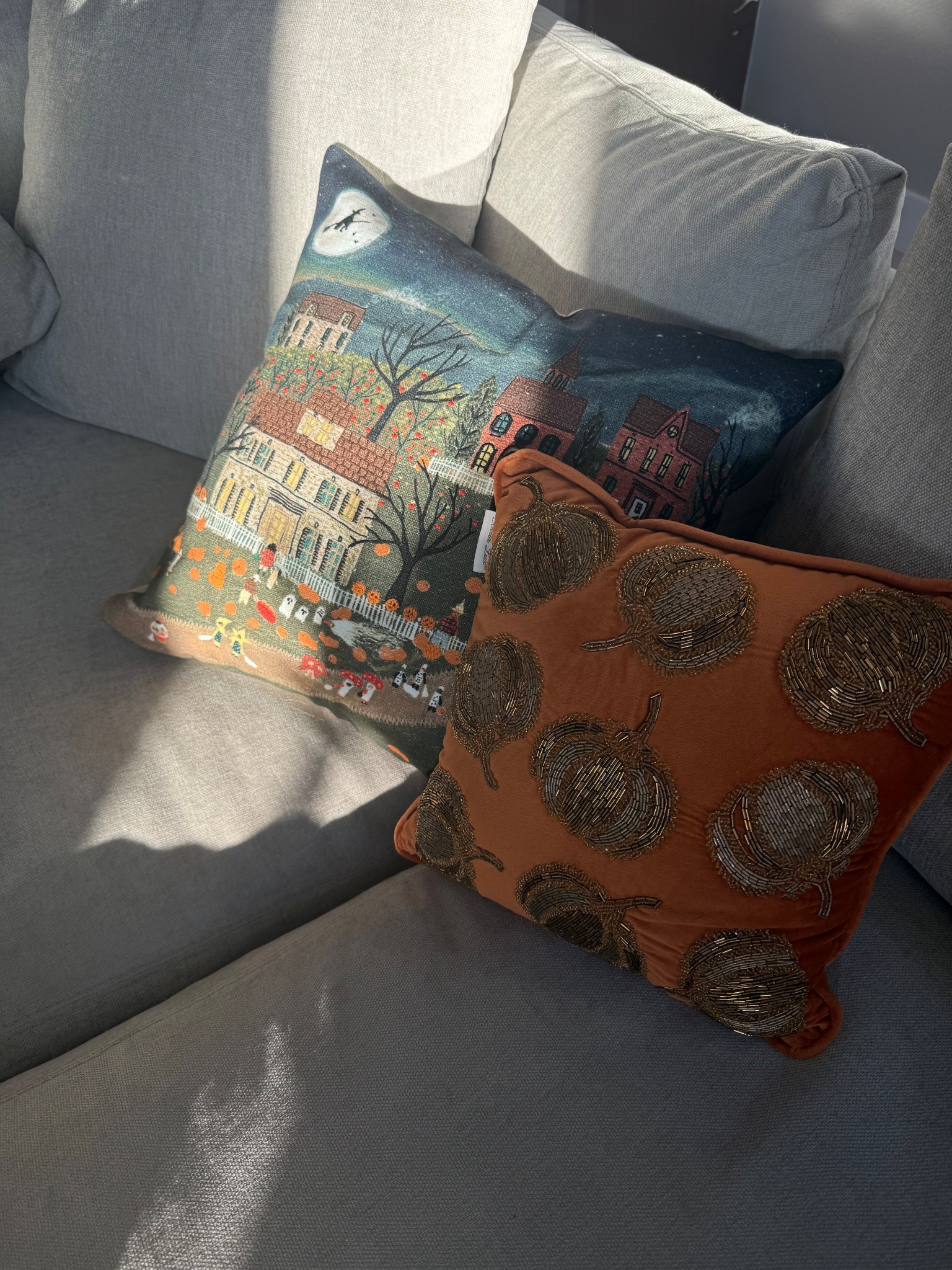 this Halloween pillows are sale !!!

Home decor 
Halloween decor 
Thanksgiving
Holiday decor 
Holliday pillows 
Festive pillows 
Hosting
Sale 
Sale finds 
West elm


#LTKSeasonal #LTKHome #LTKHoliday