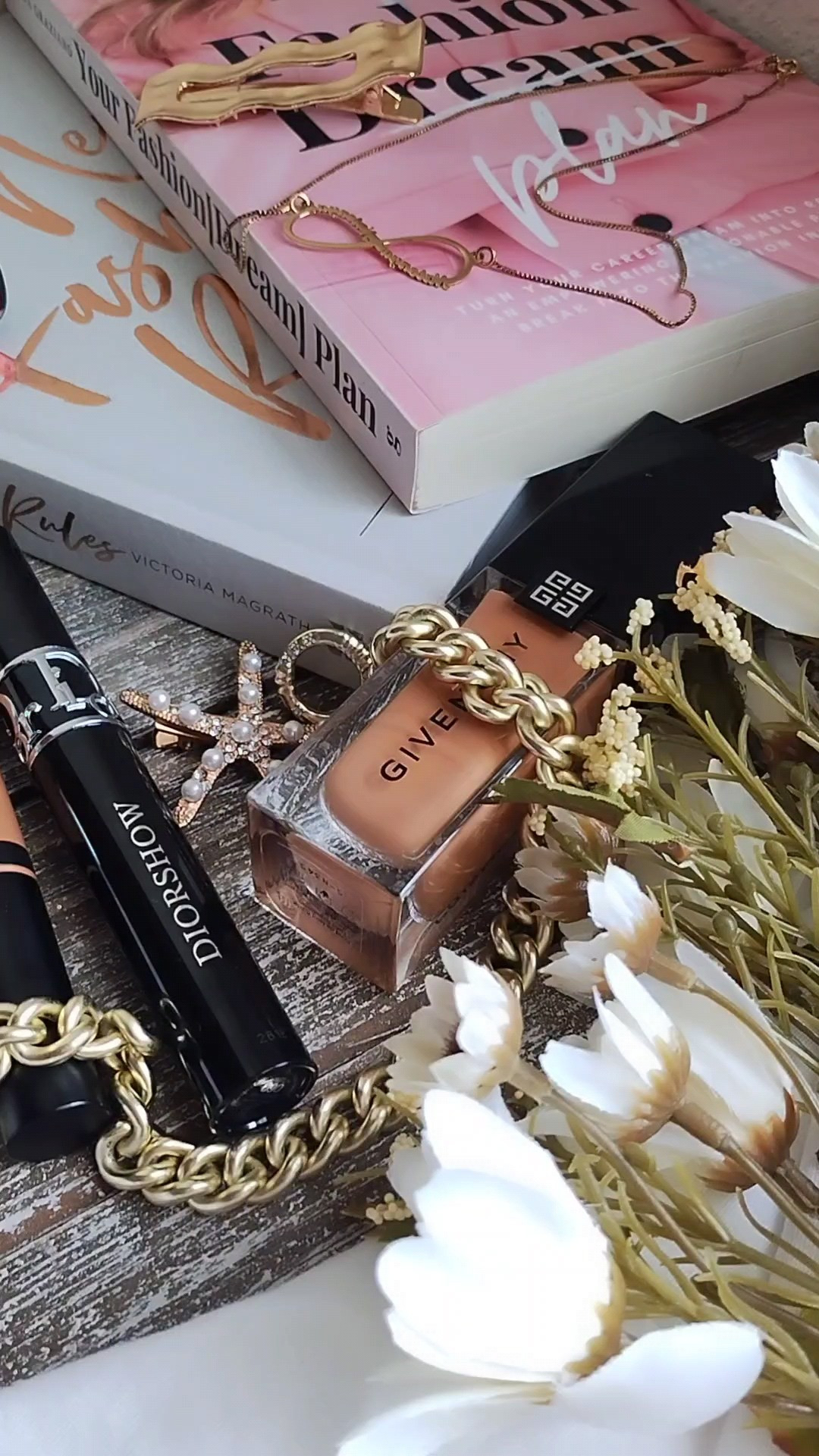 Just a few random but pretty favorite things for spring.💕 Oh btw, those two books are so helpful for fashionistas!👌🏾✨

#LTKselfcare #LTKdayinmylife #LTKBeauty