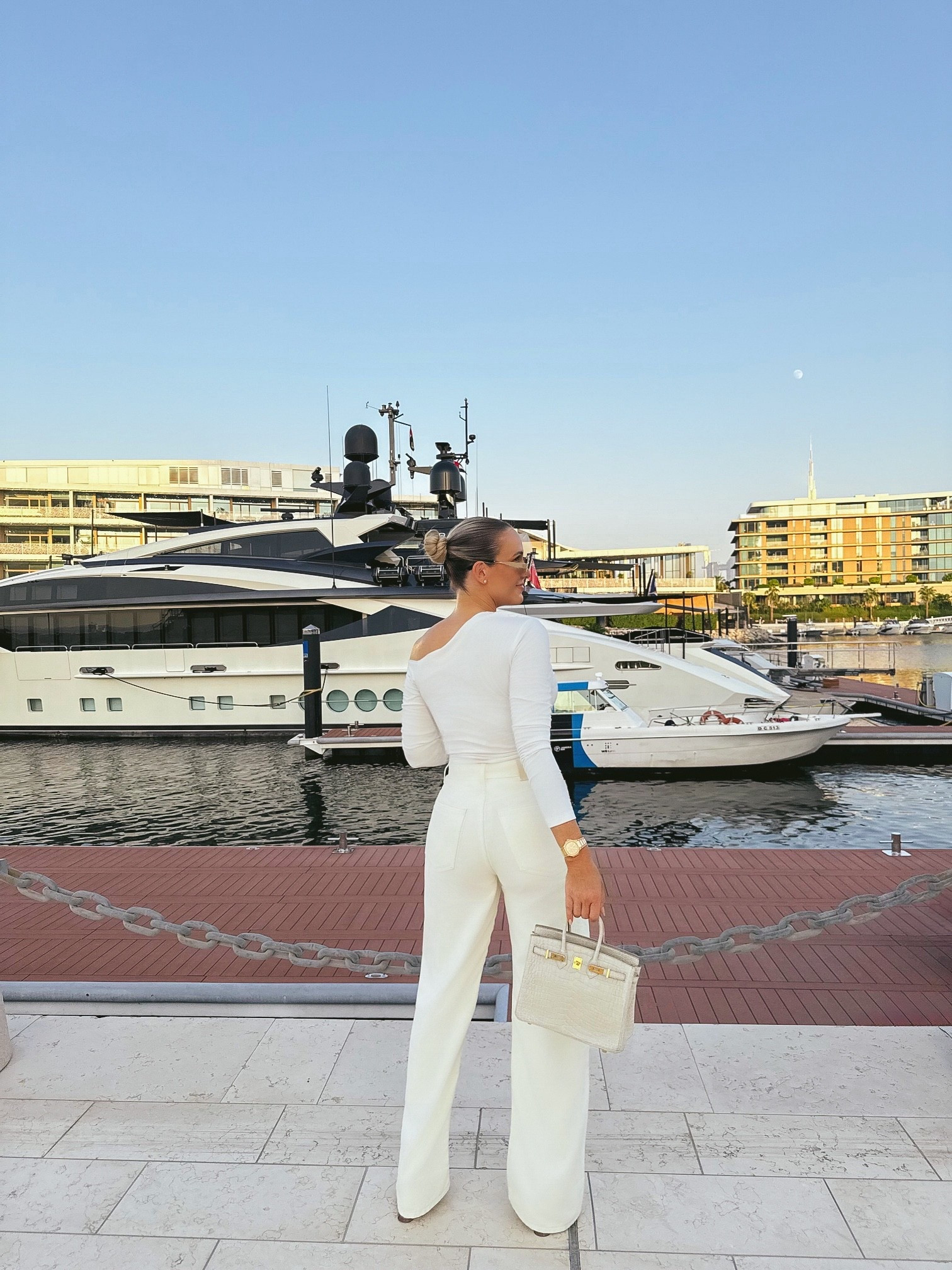 Resort chic capsule 🤍
An all-white outfit that works anywhere — yacht dinner, resort night, or city stroll.
Linked the full look and similar timeless staples in my LTK.

#LTKTravel #LTKLuxury #LTKStyle #CapsuleWardrobe #AllWhiteLook #MinimalChic

#LTKStyleTip #LTKSeasonal