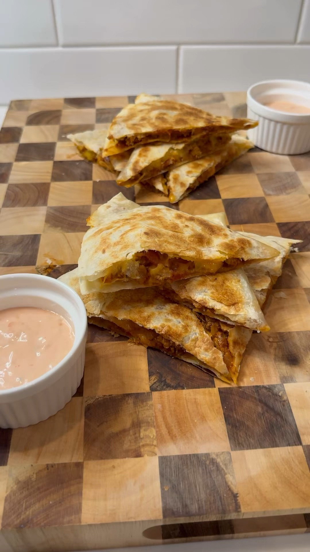 Let’s make Bacon Cheeseburger Quesadillas!
Here’s the recipe ❤️
https://wolfcaster.kitchen/recipes/f/bacon-cheeseburger-quesadilla

#LTKdayinmylife #LTKfoodie #LTKHome