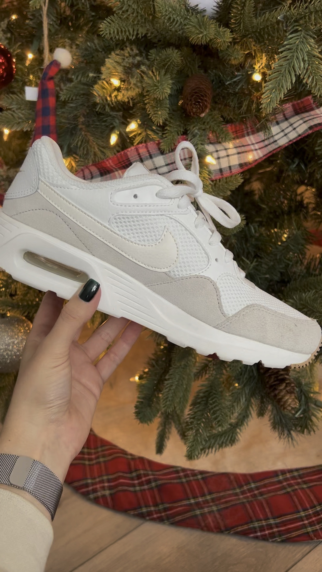 POV: you found the cutest neutral sneaker you’ve been searching high and low for 😍

#LTKHoliday #LTKfindsunder100 #LTKshoecrush
