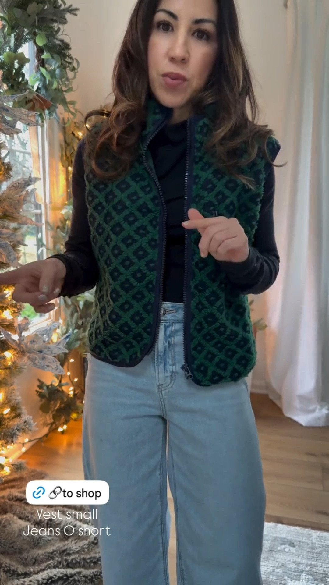 Small vest, baggy jeans 0 short 



#LTKSaleAlert #LTKFindsUnder50 #LTKPetite