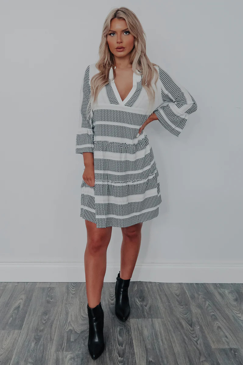 Here I Am Dress: Black/White | Shophopes