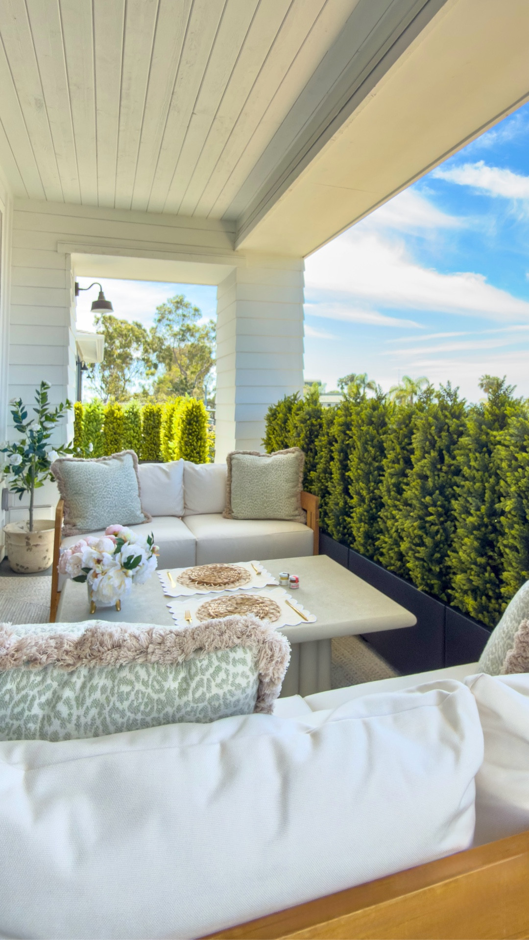 Deck details 🌿🤍

#LTKSeasonal #LTKSaleAlert #LTKHome