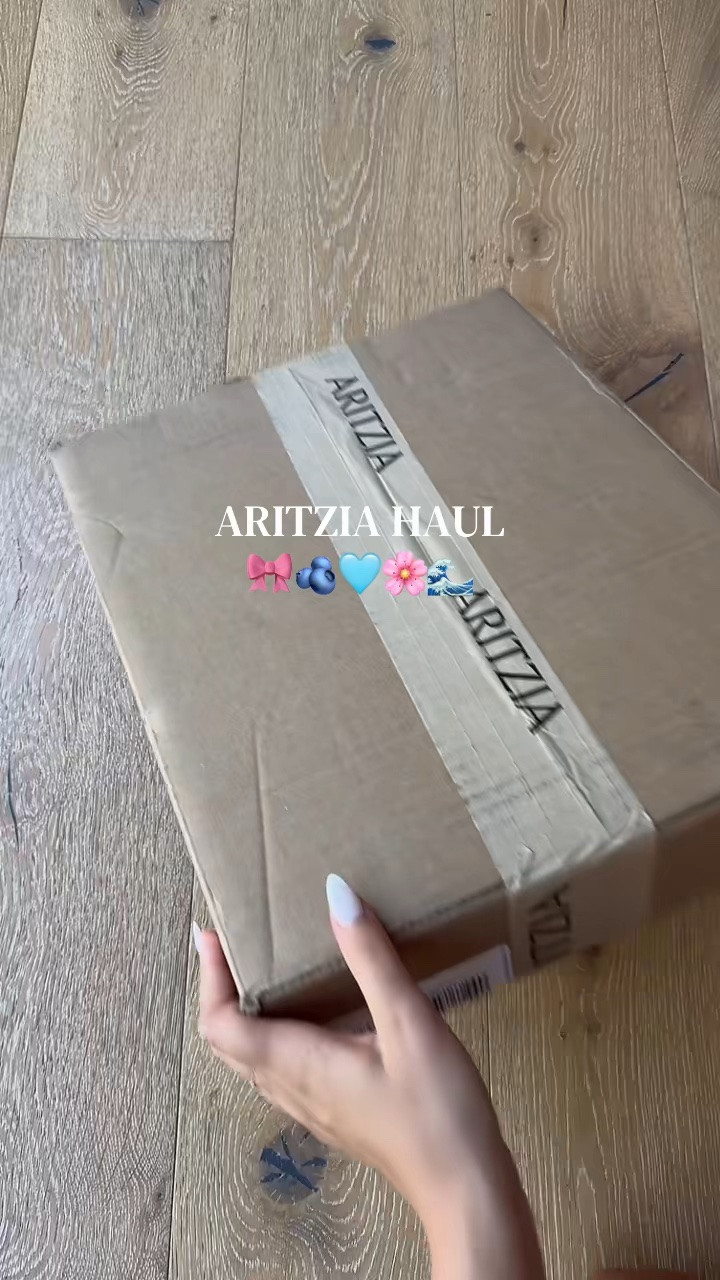 Aritzia summer sale haul ☀️ I will have these linked on my LTK & will post a try on soon! 

@Aritzia
