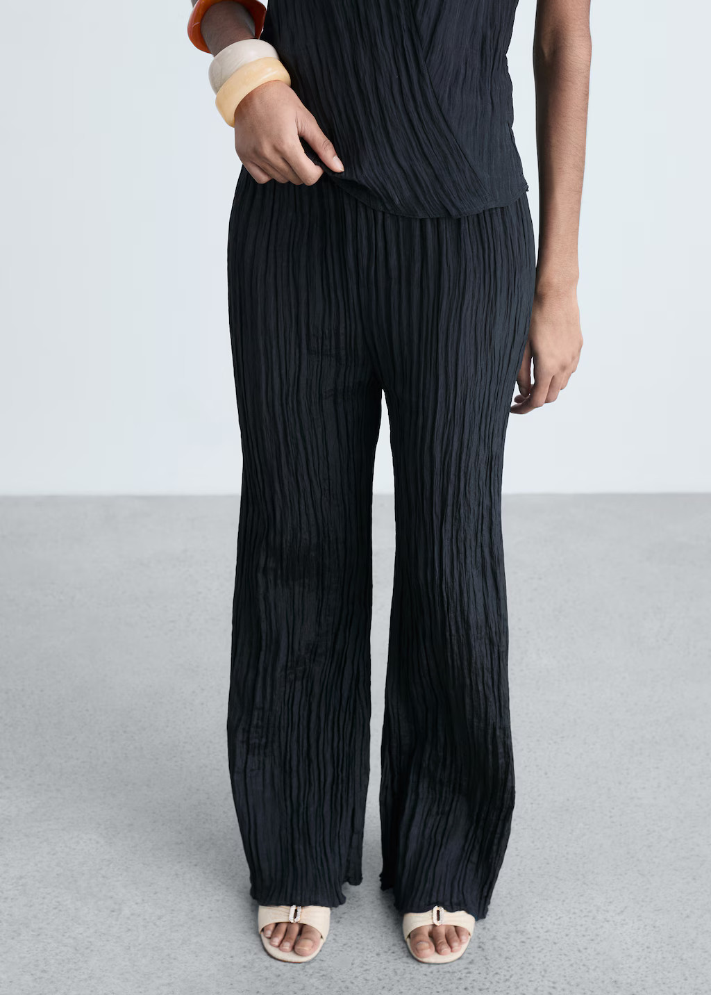 Pleated straight trousers - Women | MANGO United Kingdom | MANGO (UK)