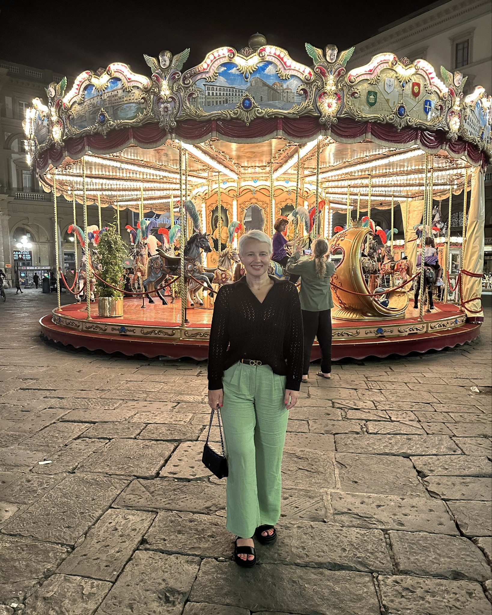 Meet me at the carousel 🎠. My favorite piazza in Florence ❤️

#LTKItBag #LTKFallSale #LTKFindsUnder100