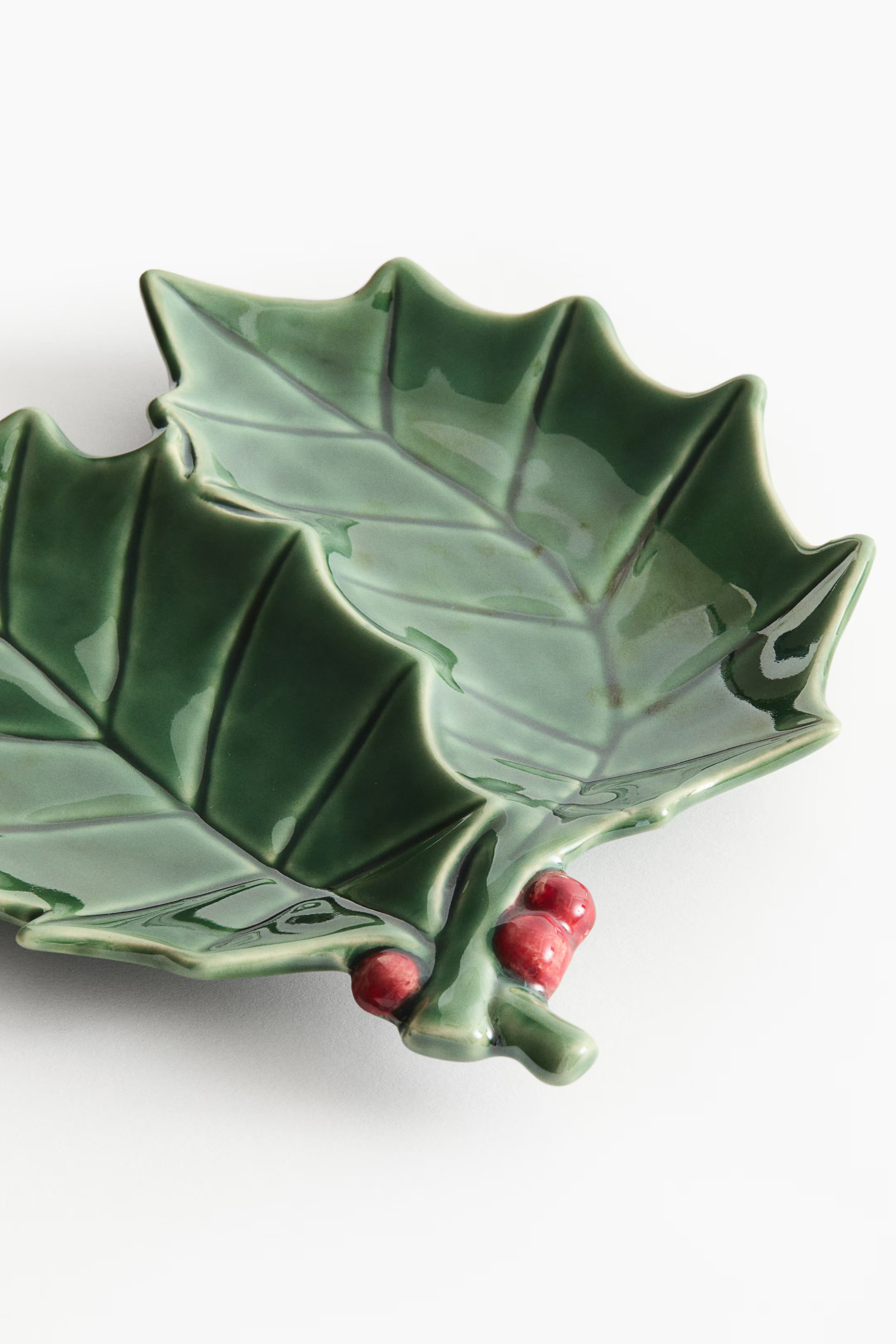 Figurative stoneware serving plate | H&M (UK, MY, IN, SG, PH, TW, HK)