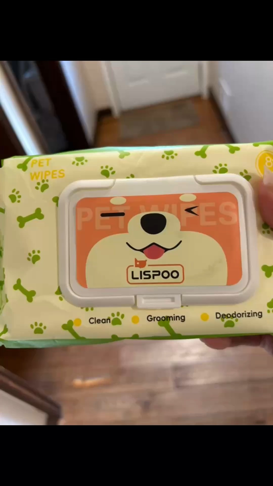 Pet wipes for Miss Olive & all pets… plant-based and safe, an easy solution to keep by the door to keep them clean! 