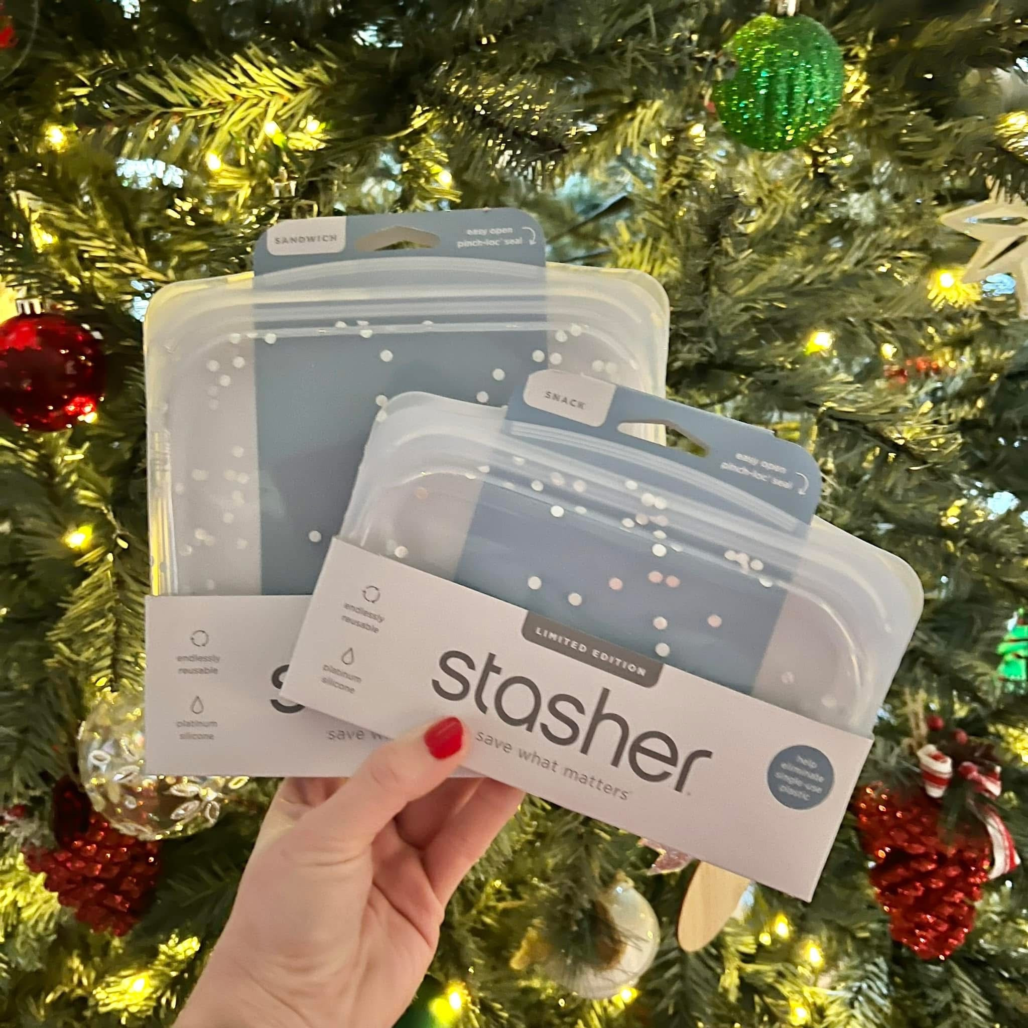 @stasherbag is one of my favorite non-toxic swaps. 
- Replaces 100s of plastic bags 
- Dishwasher & microwave safe
- Designed to be used forever. 

- Save up to 30% off 
- Get a free half gallon on $80+ orders
-  Free 2 day shipping on $99+ orders 


#LTKHome #LTKFindsUnder100 #LTKSaleAlert
