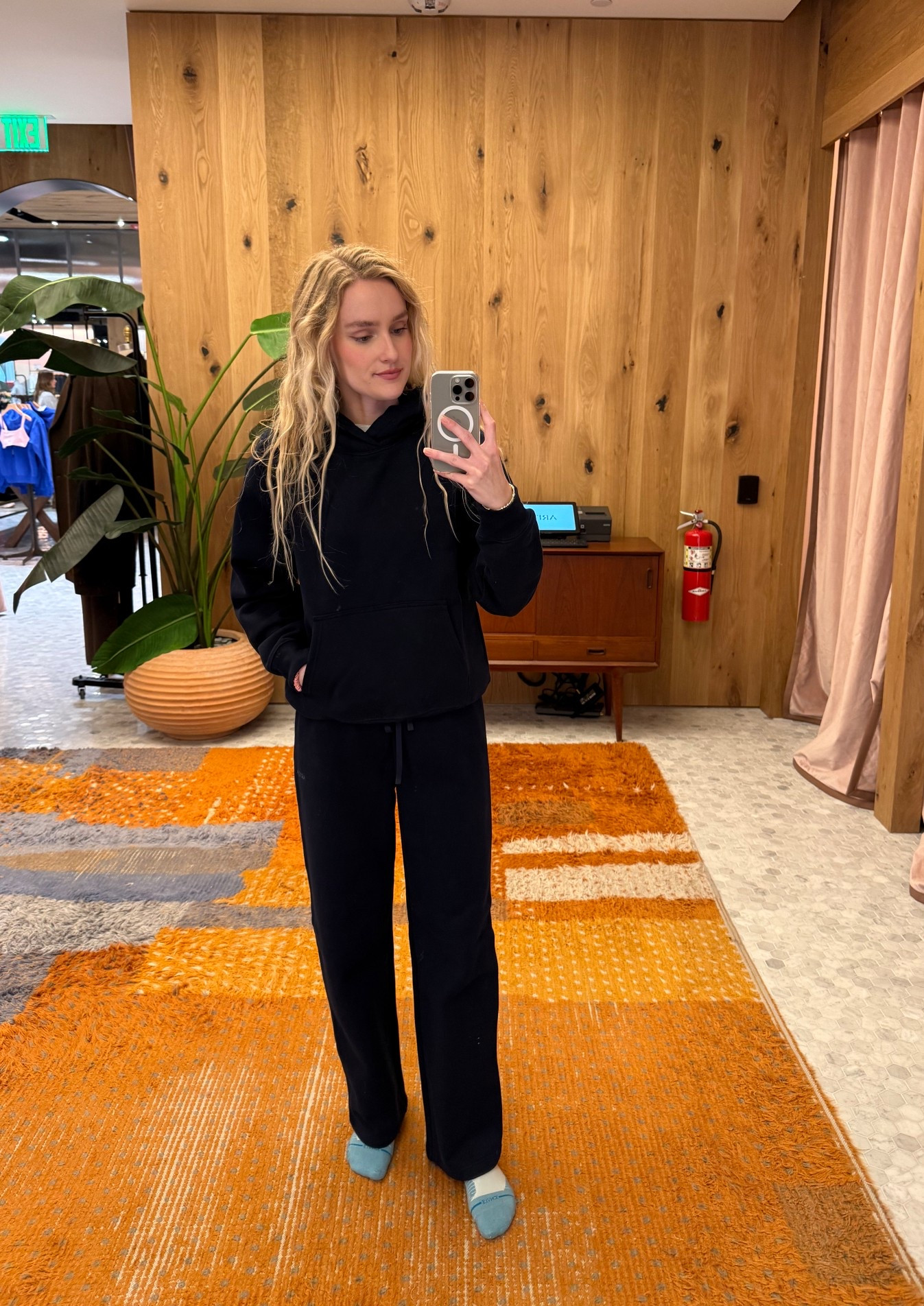 Aritzia matching sweatpants & sweatshirt! Black Friday Sale🎁

#LTKGiftGuide #LTKHoliday