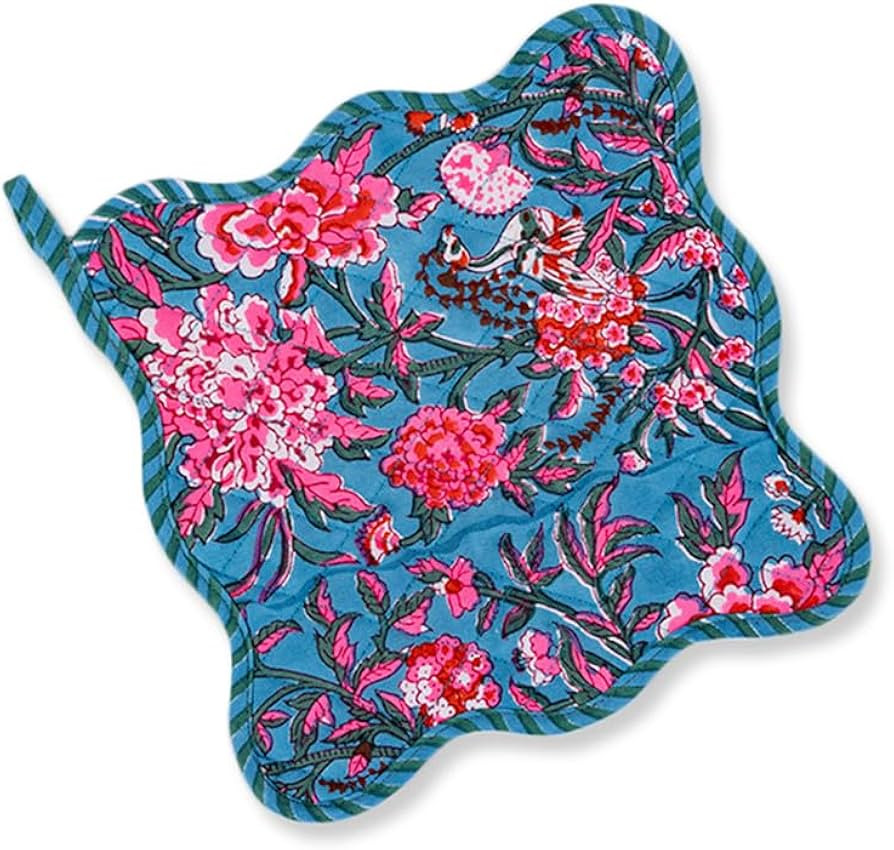 Furbish Daphne Pot Holder - 100% Quilted Cotton Hot Pad, Heat Resistant Pot Holder with Loop for ... | Amazon (US)