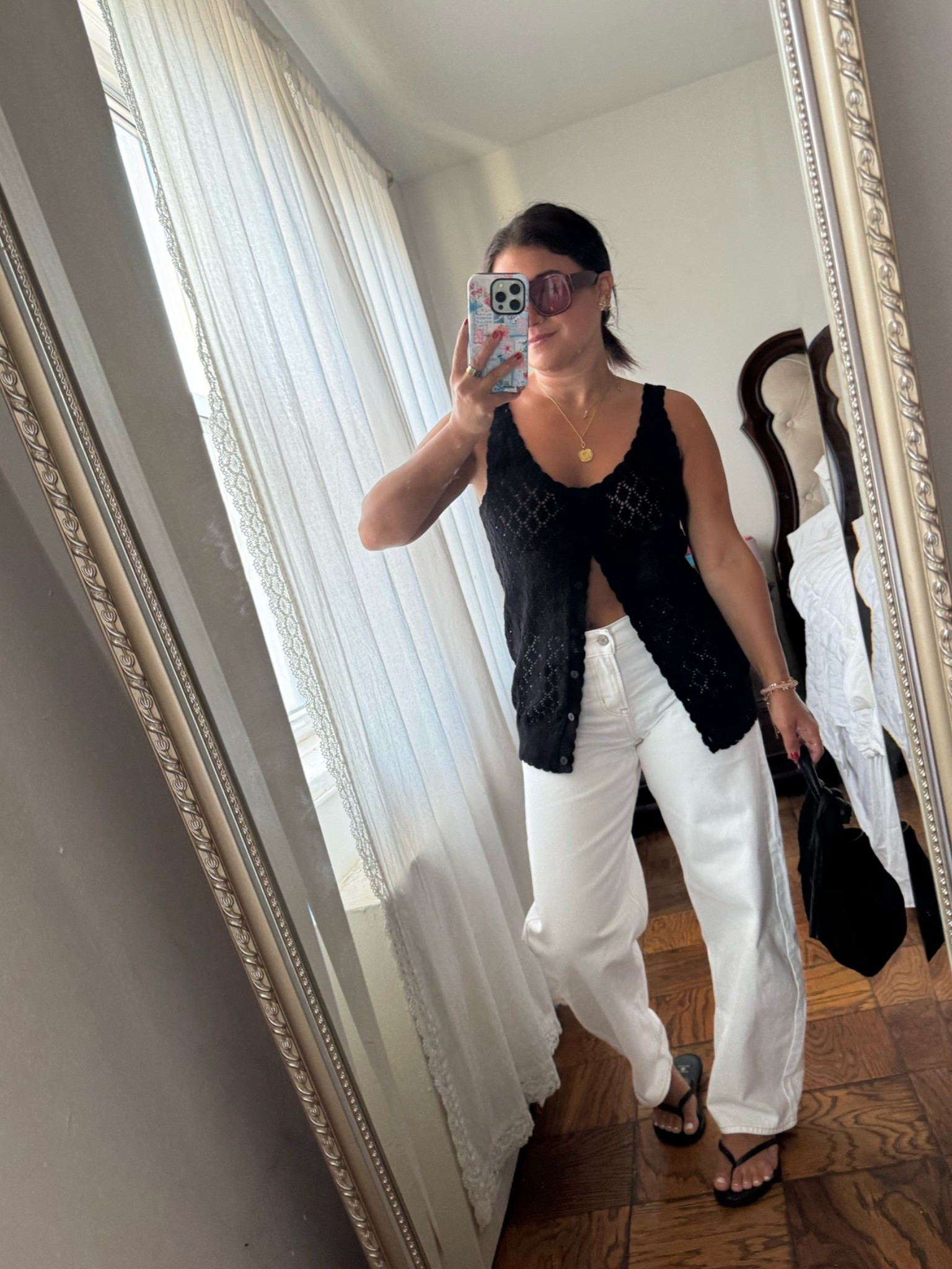 my favorite low rise white jeans, the barrel leg isn’t too barrely and they aren’t see thru! 50% off + 15% off in the app

#LTKootd #LTKSaleAlert #LTKPetite