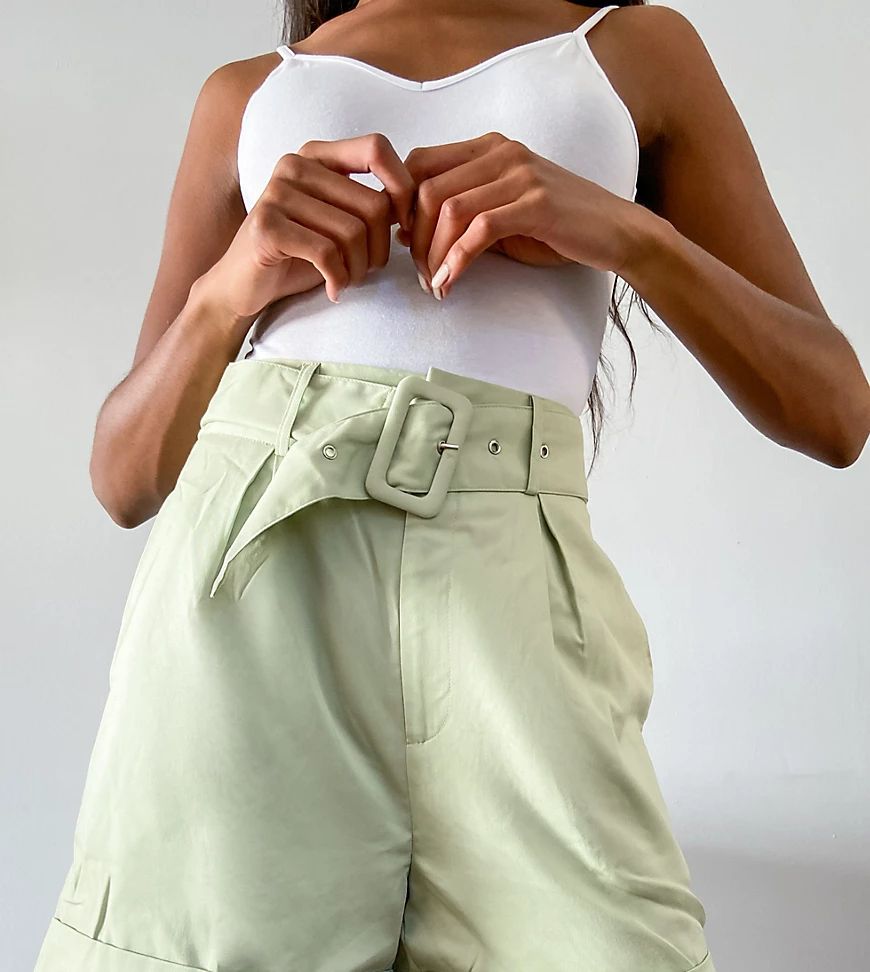 Fashion Union tall tailored shorts-Green | ASOS (Global)