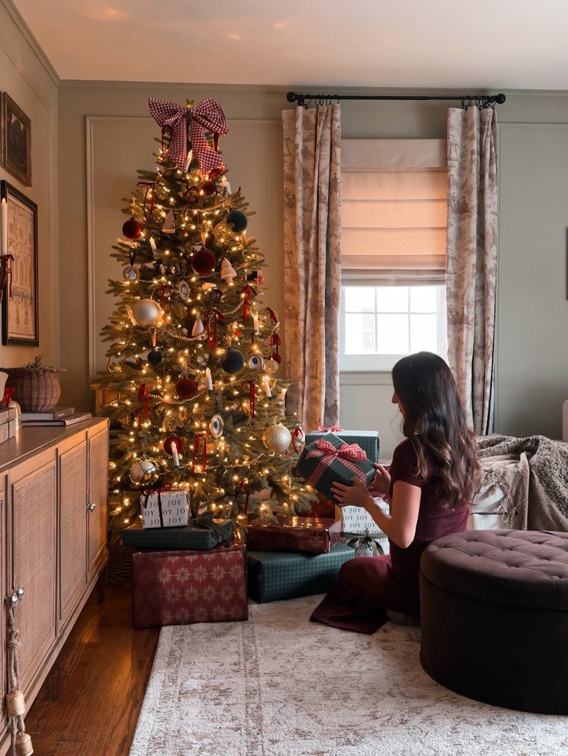 5 years ago I started this little tradition of putting together gift idea collections and still love doing it to this day 🎁  This year I’m loving everything personalized (it’s what’s on my wish list for Santa too 😉). Nothing says ‘this is special for you’ more. Ideas for the guys, the gals, the little ones, in-laws, teachers + more.. they’re all posted now to www.everythingerin.blog !