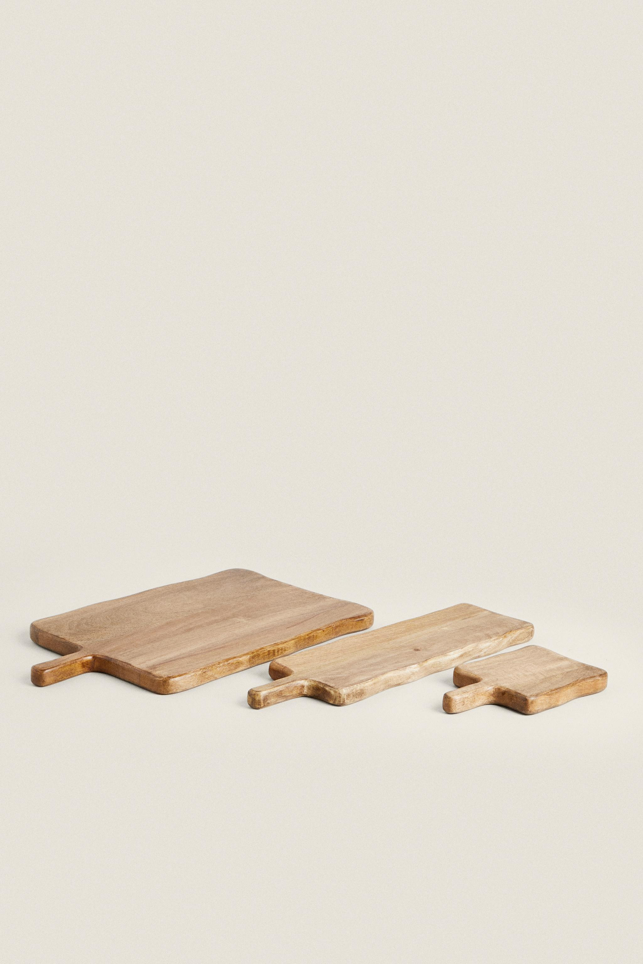 IRREGULAR WOODEN CUTTING BOARD | Zara US