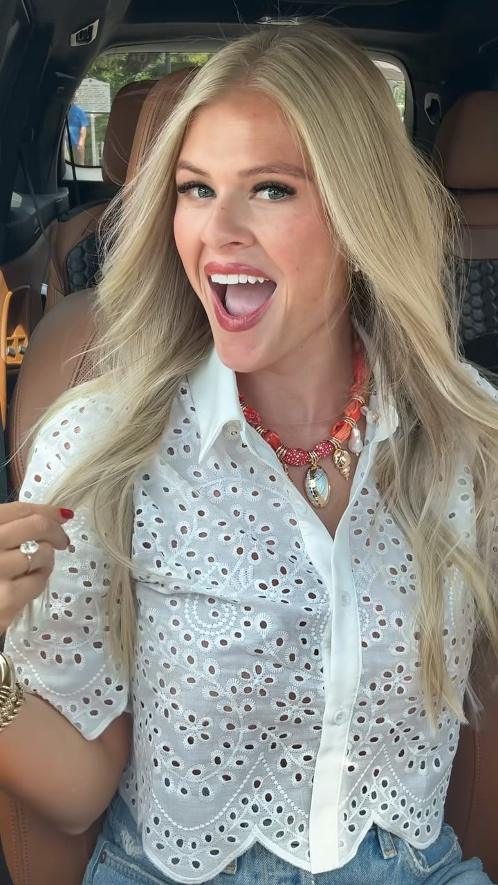Feeling like a brand new person… also wearing one of my favorite tops and necklaces from Amazon! 

#hairtransformation #hairtransition #hairday #summerhair #hairrefresh

#LTKBeauty #LTKSaleAlert #LTKSeasonal