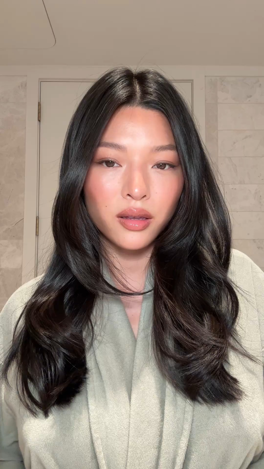 Fresh peachy & freckle-ly makeup

#LTKBeauty