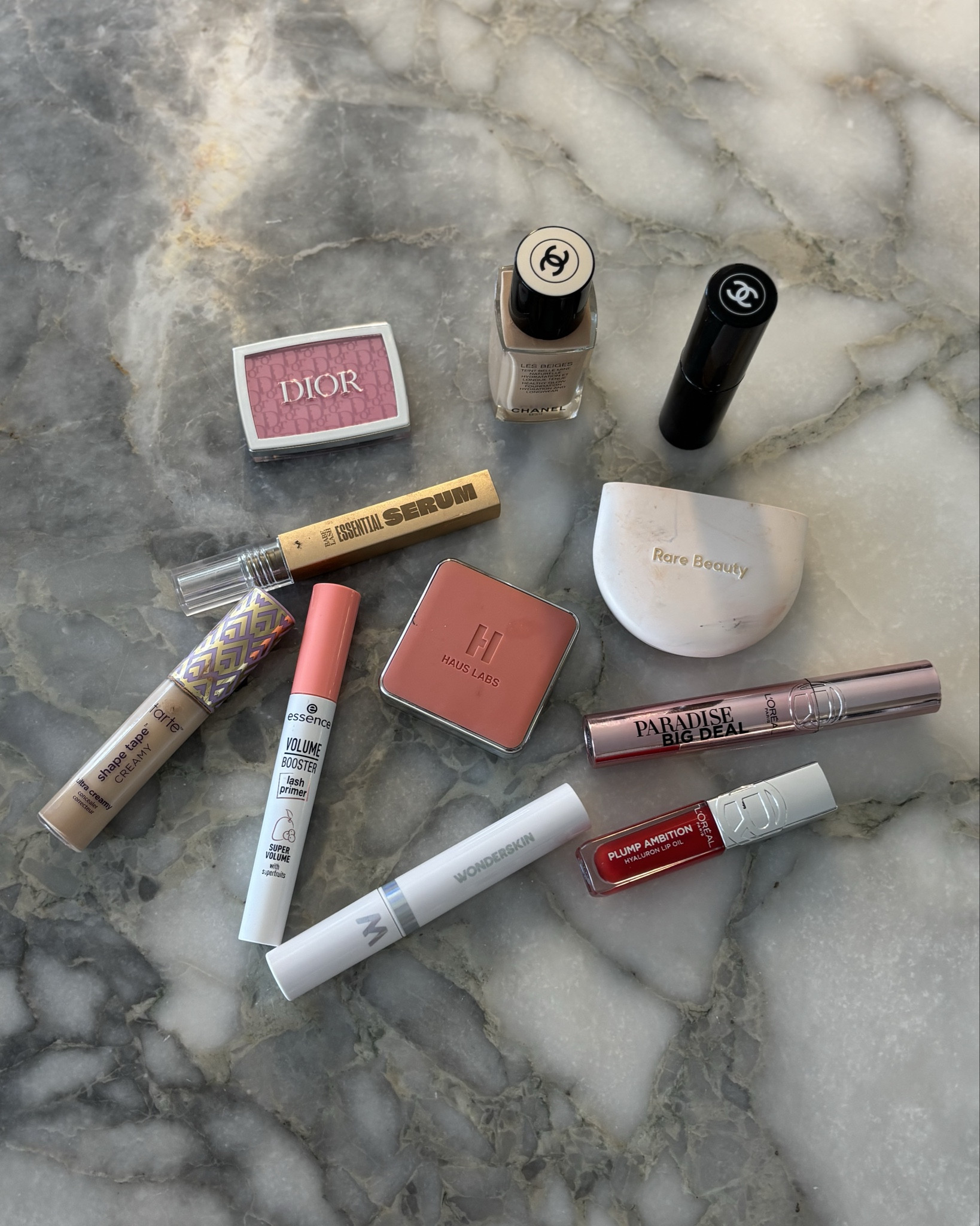 💗 GRWM: A Day of Podcasting, Parents, and Postpartum Power Moves

Today’s look was all about comfort + confidence—I was off to Hartford Hospital to record an incredibly inspiring episode of Pretty in Pink Again with Jennifer Dowe, the nurse trailblazing women’s health with her Fourth Trimester initiative.

After recording, I swung by my parents’ house (where my outfit got many opinions 😂), met Nick for a quick happy hour, and even made it to Book Club!

Here’s what I used to pull it all together in under 20 minutes:

✨ Makeup Must-Haves:
	•	Foundation: Chanel Les Beiges Water-Fresh Complexion Touch
	•	Concealer: Tarte Shape Tape
	•	Blush: Rare Beauty Soft Pinch Liquid Blush
	•	Highlighter: Haus Labs Bio-Radiant Gel-Powder
	•	Mascara: L’Oréal Voluminous Lash Paradise

✨ Hair Essentials:
	•	Curling Iron: Mint Professional Wand
	•	Volume: Boost Spray
	•	Dry Shampoo: 

✨ Outfit of the Day:
	•	Top: H&M
	•	Jeans: White Mother Denim
	•	Flats: Classic Black (linked similar + look-for-less options from Lily!)

📍Based in CT, Airing Everywhere 🎧
Check out our latest episode for real talk on postpartum care, C-section recovery, and why the fourth trimester finally deserves the spotlight.

🛍 #LTKgrwm #LTKPodcast #PrettyInPinkAgain #ChanelBeauty #HMBasics #MotherDenim #BabeLashVibes #PostpartumCare #LookForLess #MomStyle
