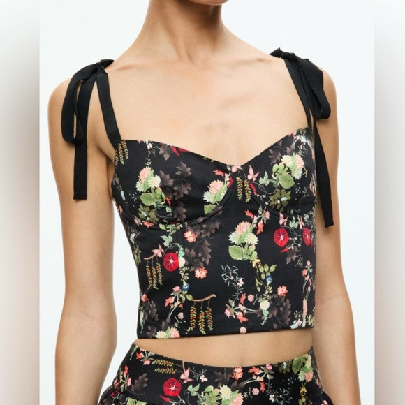 Alice + Olivia Helene Black Floral Crop Top NWOT Size 6 | Poshmark