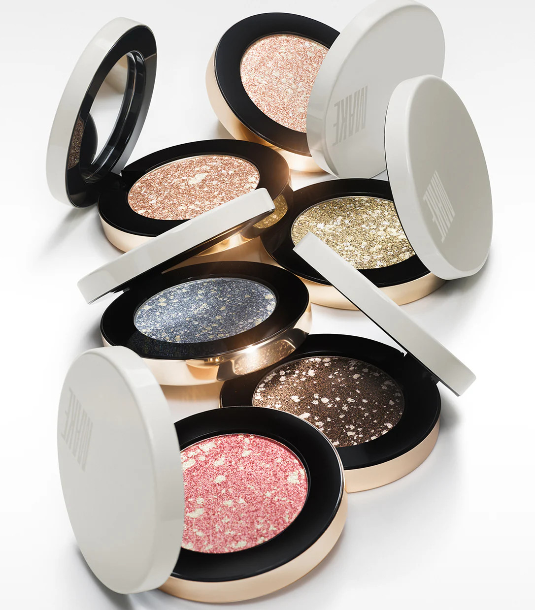 Multi-Chromatic Eyeshadow With A Metallic Finish - MAKE Beauty | MAKE Beauty