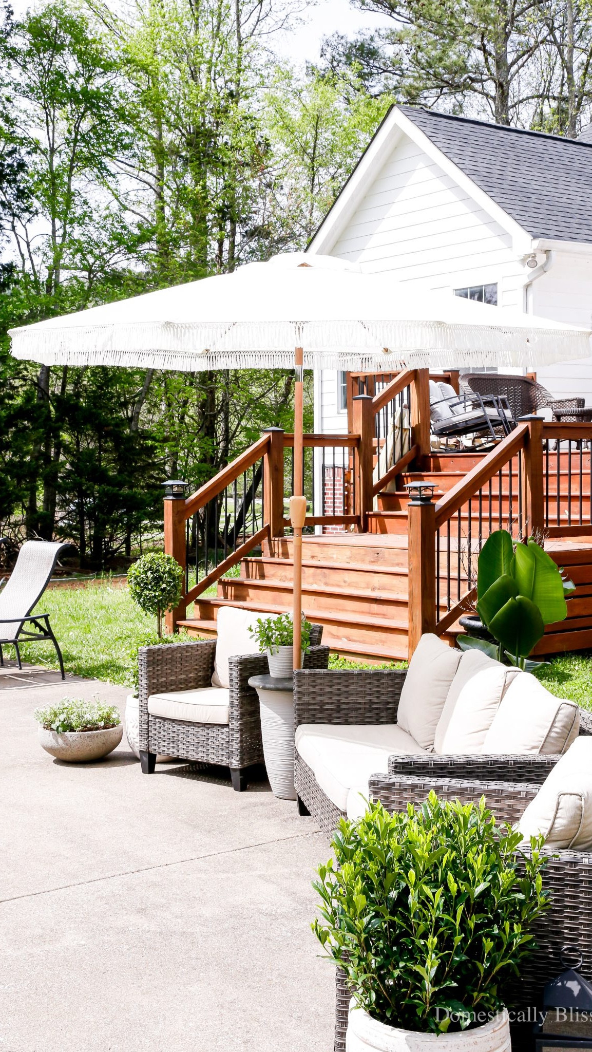 This DIY Umbrella Side Table is a nice way to create a side table and sturdy umbrella stand for your back patio.

See tutorial:
https://domesticallyblissful.com/diy-umbrella-side-table/

🔗 Join our newsletter: https://domesticallyblissful.com/newsletter/ 

#LTKSummerEdit #LTKHome #LTKSeasonal