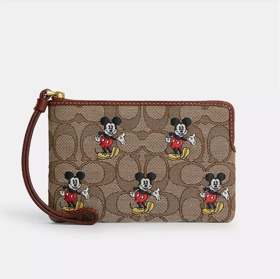 Run !! Only $25 once you check out ! Perfect for a Disney lover in your family 🤍✨🎄 best Christmas gifts !!! 

#LTKsalealert #LTKHoliday #LTKfindsunder50