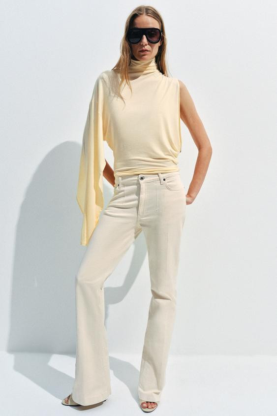 MID-WAIST - BOOTCUT LEG - FULL LENGTHZARA WOMAN COLLECTIONMid-waist jeans with belt loops and fiv... | Zara UK