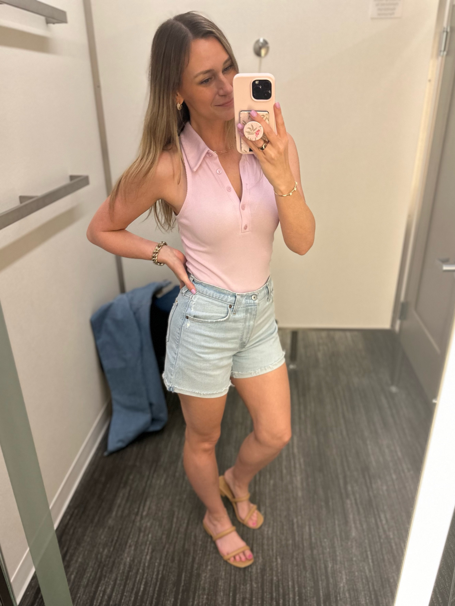 I want these shorts to be made in every color and type possible!! They are by far my favorite I have bought in years!!! 

True to size - wearing 27
4 or 5 inch inseam 👏🏻

Mom short
Dad short
Abercrombie 
Mom style 
Summer style 

#LTKFamily #LTKStyleTip