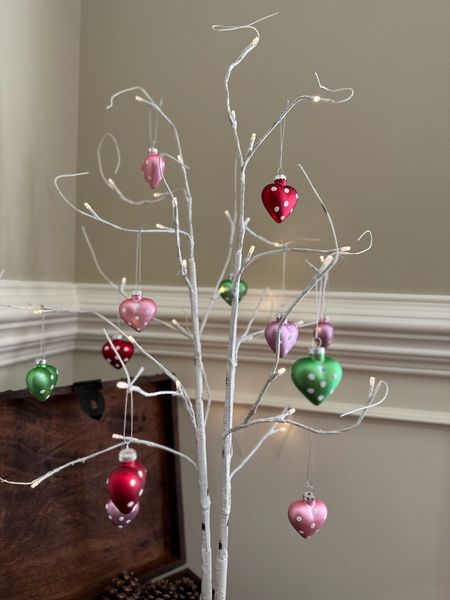 I’ve always wanted a 
LIGHTED
YEAR-ROUND TREE

To celebrate every holiday. This lighted birch tree is fab, and I just swapped out the ornaments from Christmas to VALENTINE’S DAY.

Everything you’ll need to have your own year round tree (no watering necessary) below.

Happy Valentine’s Day, darlings,
Xo, Jonet
.
.
#hearts #valentinesday #lightedbirchtree 


#LTKSeasonal #LTKunder50 #LTKhome