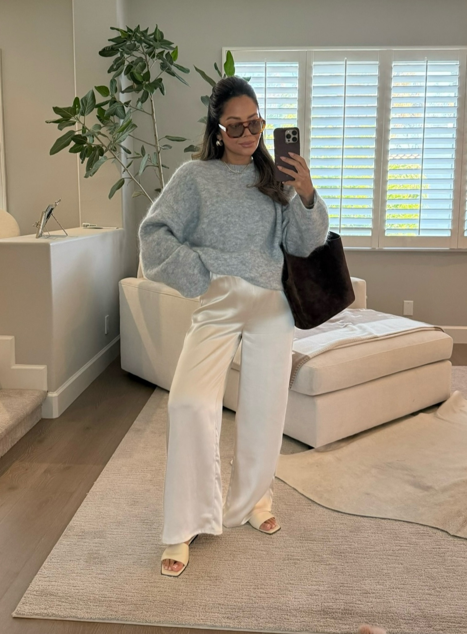 Satin pants and a sweater outfit
Sweater - XS
Pants - XS


Casual chic, bump style, fall outfit, Christmas outfit 

#LTKStyleTip #LTKHoliday #LTKFindsUnder100