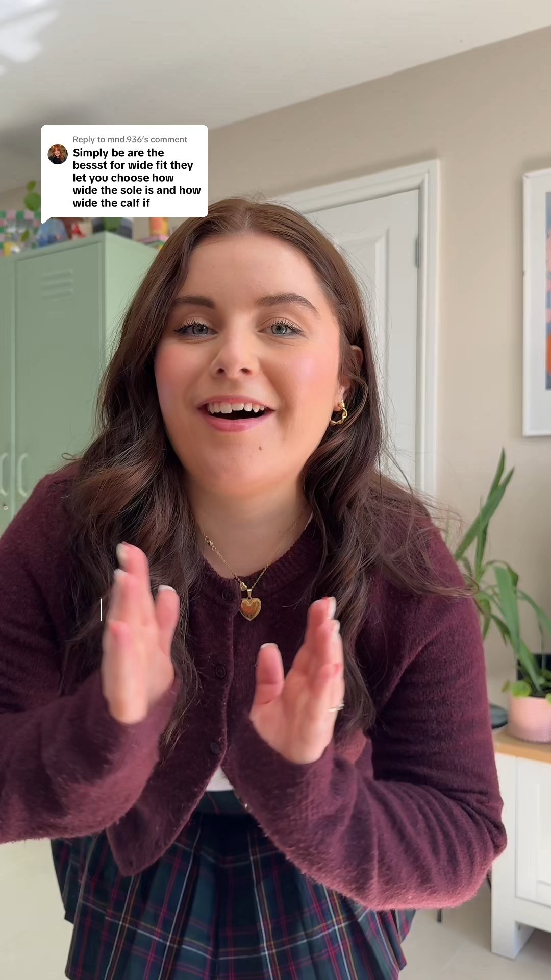 I’m on a mission to find the cutest pair of Midsize black knee boots for autumn!

Today’s boots are from Simply be!
My leg measurements are 16.5” or 42cm!

#LTKautumn #LTKcurves #LTKuk