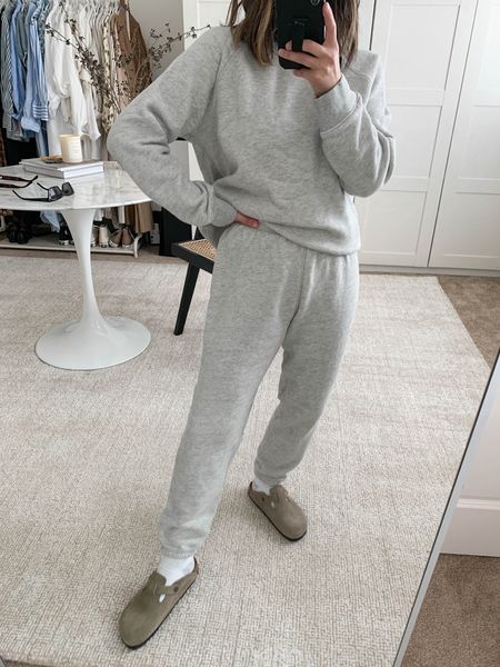 Jenni Kayne everyday sweats and sweatshirt. Best loungewear. 
On sale. Use code LDW20 

Sweatshirt - Jenni Kayne medium. Sized up. 
Sweats - Jenni Kayne xs
Clogs - Birkenstock 36
Socks - Hanes 